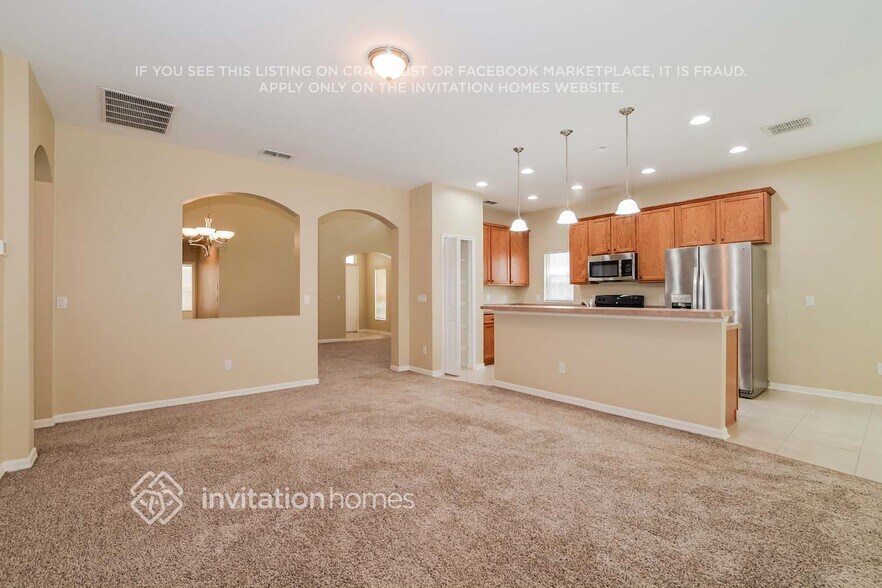 Building Photo - 14711 Sapodilla Dr