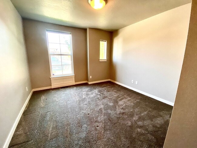 Building Photo - 3844 W Magnolia Ln