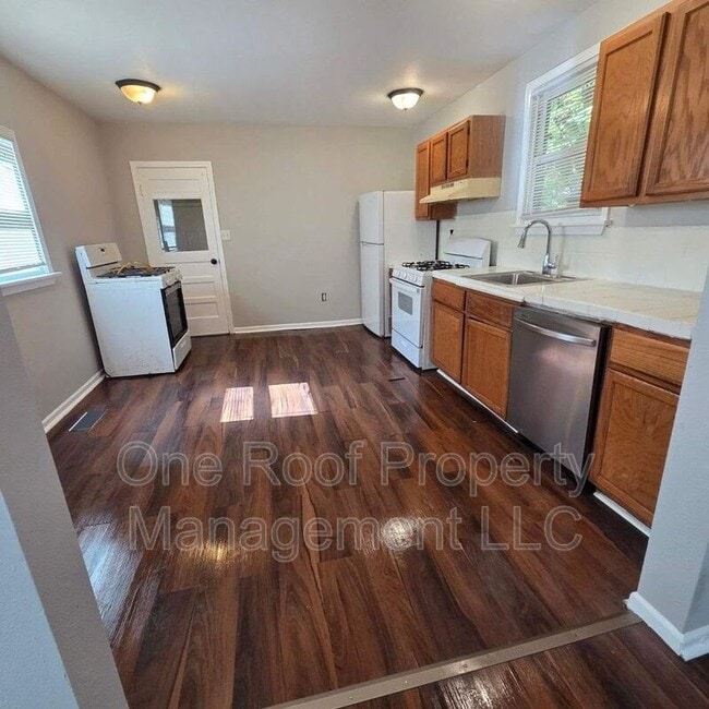 Building Photo - 3006 Brooklyn Ave