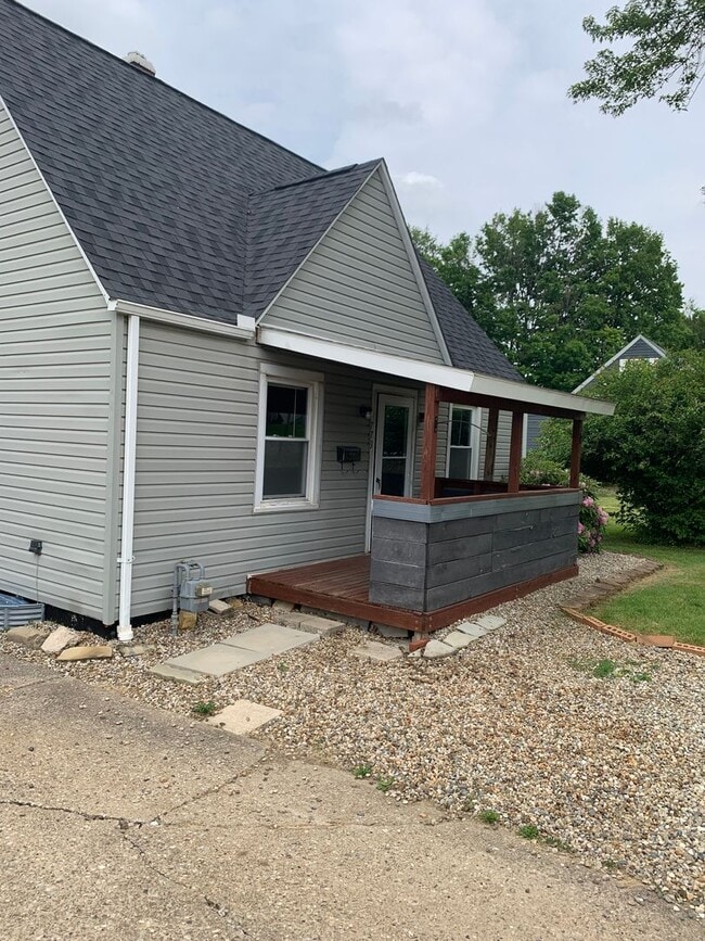 Building Photo - Madison Rental