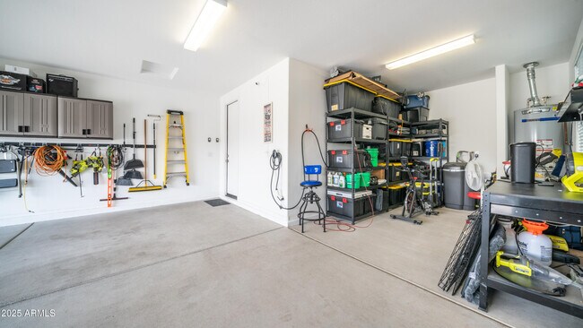 Building Photo - 40410 W Haley Dr
