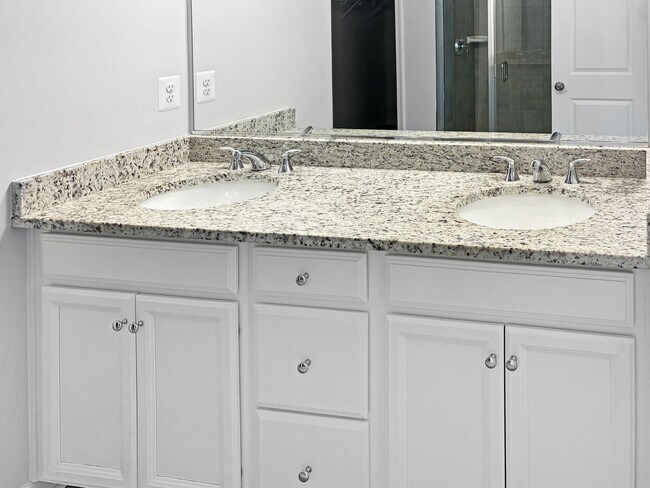 Building Photo - Holiday Special! Beautiful 2 Bedroom Condo in Glen Allen! – No Application Fee This Season!