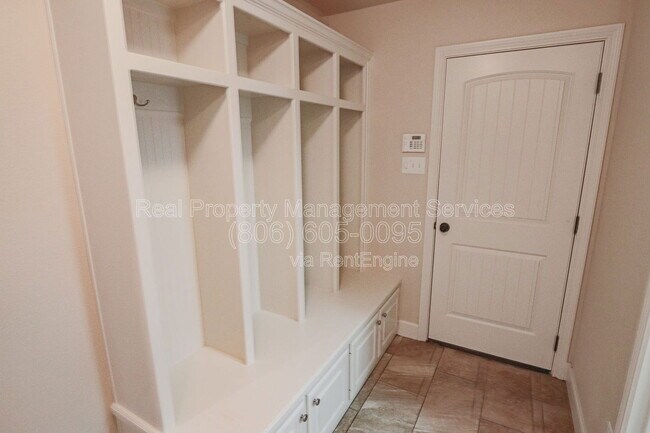 Building Photo - 9604 Justice Ave