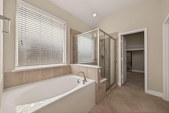 Building Photo - 107 Angel Hollow Ln