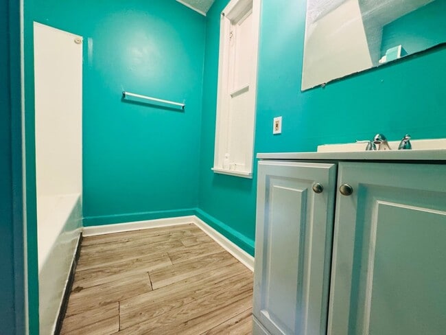 Building Photo - 3621 Sackett Ave