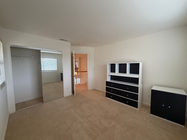 Building Photo - Spacious 4-Bedroom Ewa Beach Home with Den...