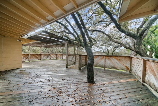Building Photo - 2BED, 2BATH HOLLYWOOD PARK