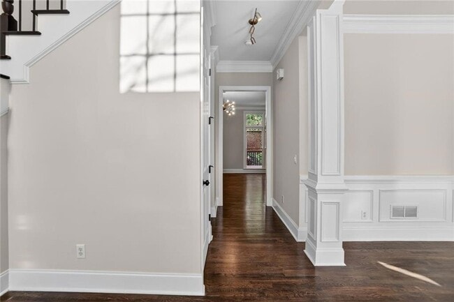 Building Photo - 1128 Ashton Bluff Dr NE