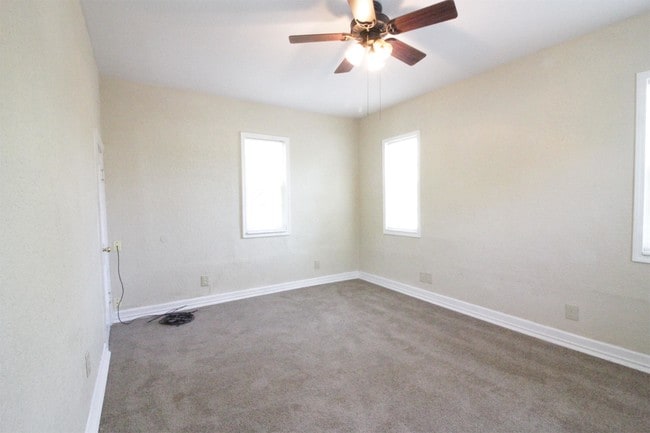 Building Photo - 622 Belle Ave