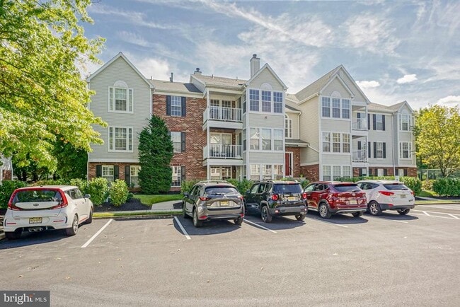 Building Photo - 95 Eldon Way