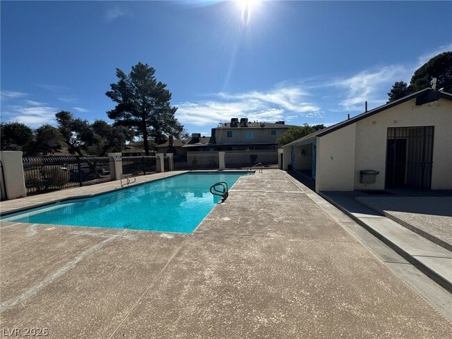 Building Photo - 2743 Kline Cir