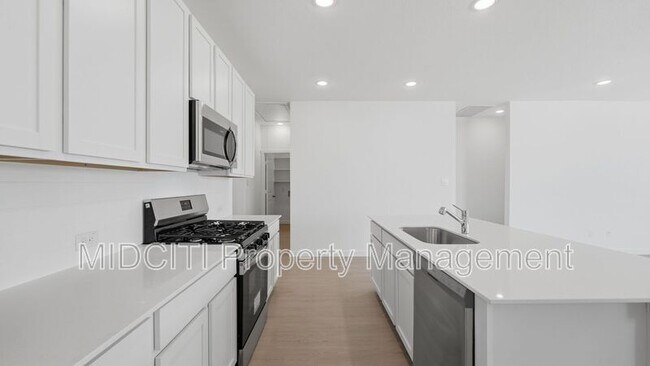 Building Photo - 1304 Apron Trl
