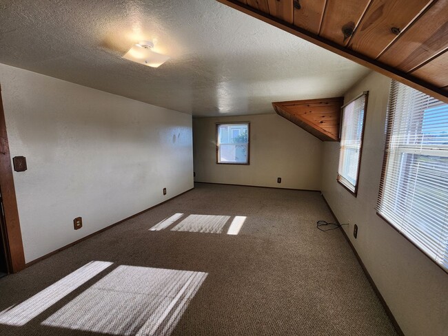 Building Photo - 122 Brennan St