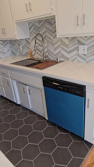 Building Photo - 2075 E Appleton St