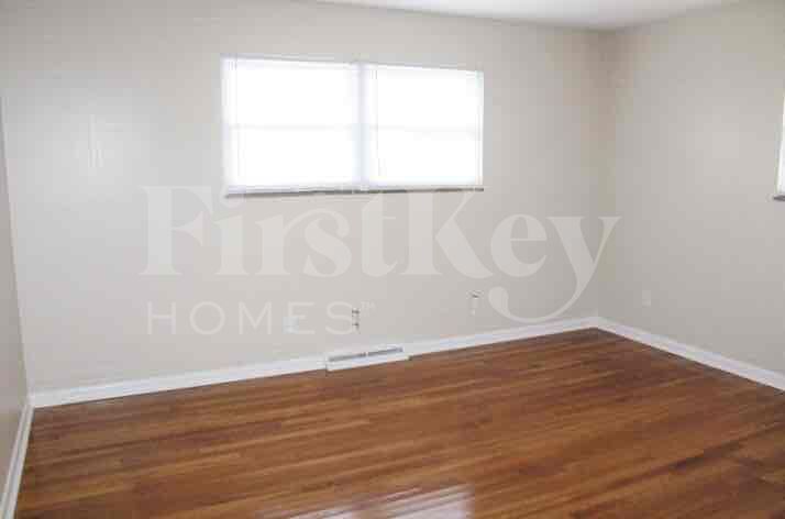 Building Photo - 5750 Wallingwood Dr