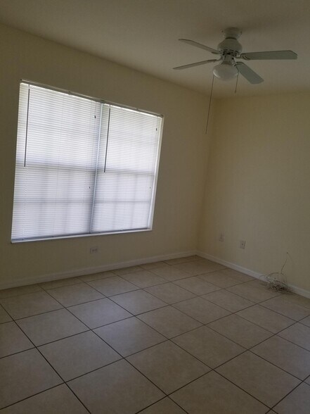 Building Photo - 4616-4618 24th St Sw