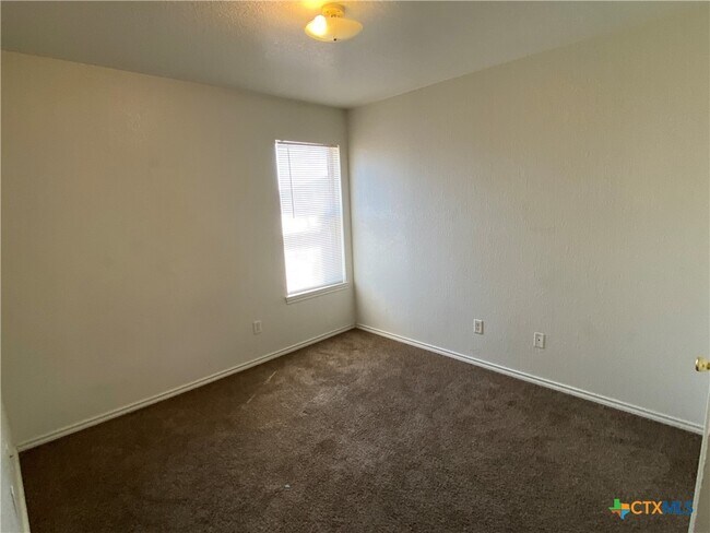 Building Photo - 3409 Barcelona Dr