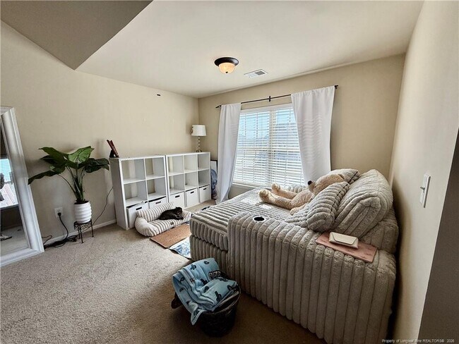 Building Photo - 642 Regimental Dr