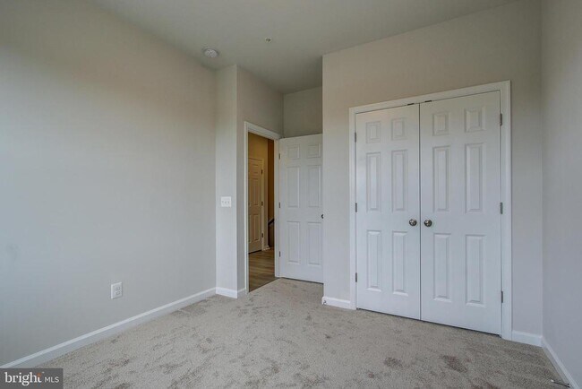 Building Photo - 14217 Travilah Rd