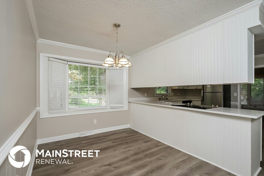 Building Photo - 23 Holly Crest Ct