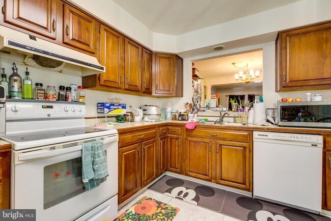 Building Photo - 3915 Clares Ct