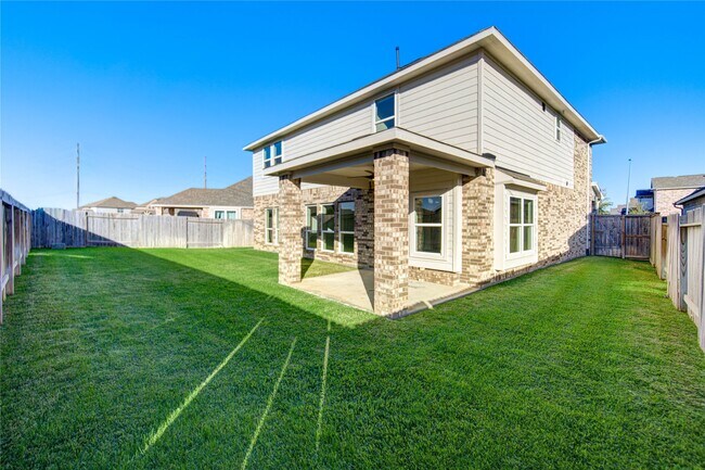 Building Photo - 30243 Twisting Springs Dr