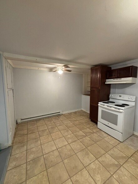 Building Photo - 208 Omar St