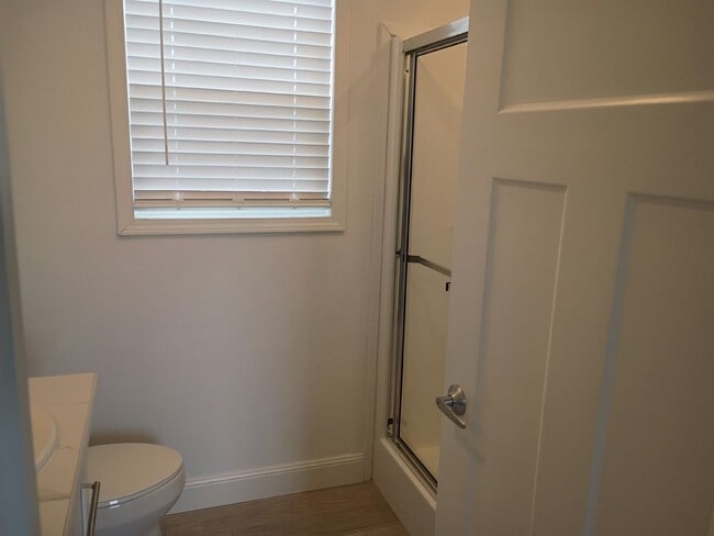 Building Photo - 10 Anita Dr