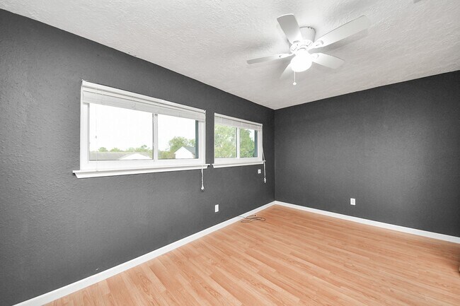 Building Photo - 601 E Castle Harbour Dr