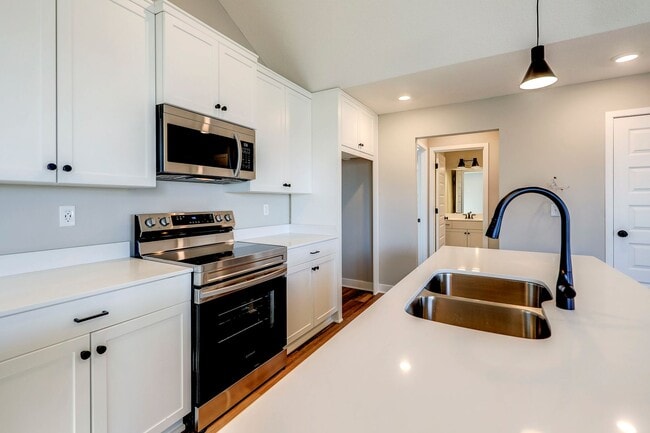 Building Photo - {18021} Southpointe Ranch + Finished Basem...