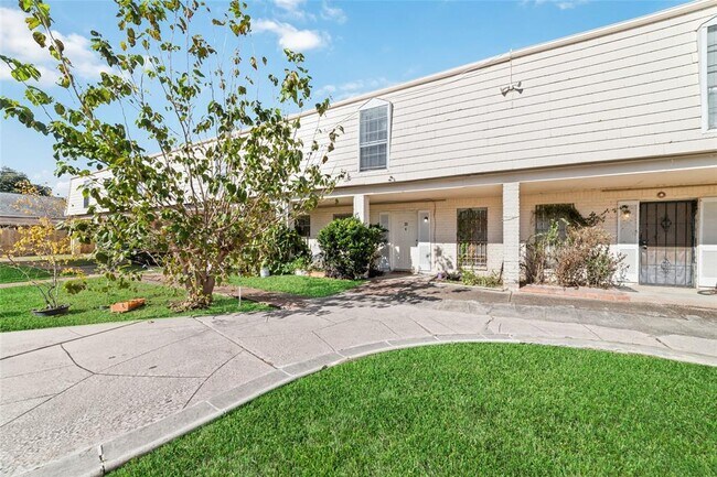 Primary Photo - 6201 Ranchester Dr