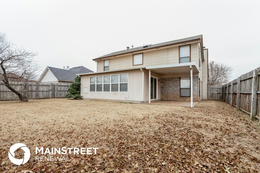 Building Photo - 9313 S Land Ave