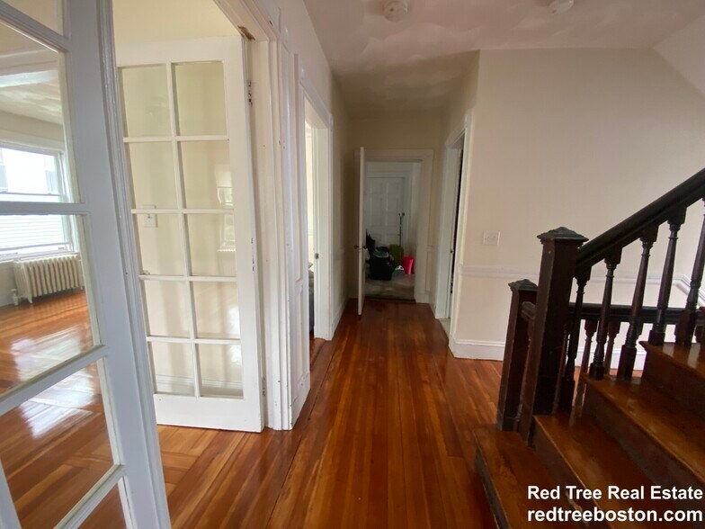 Building Photo - 72 Hobson St