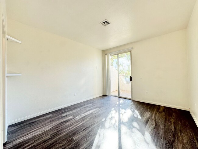 Building Photo - Beautiful 2Bd/2Ba Condo Located in Mira Mesa!