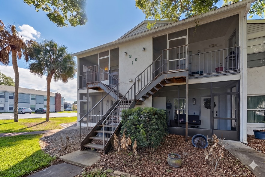 Building Photo - 107 Northlake Dr