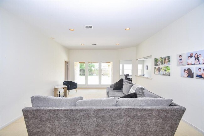 Building Photo - 7819 Candle Ln
