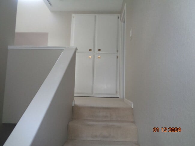 Building Photo - 1250 Redwood Ct