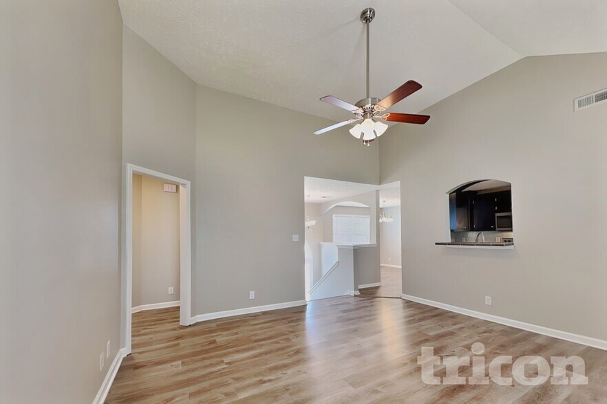 Building Photo - 1612 Broad Cir