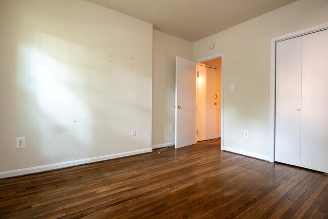 Building Photo - 4513 MacArthur Blvd NW