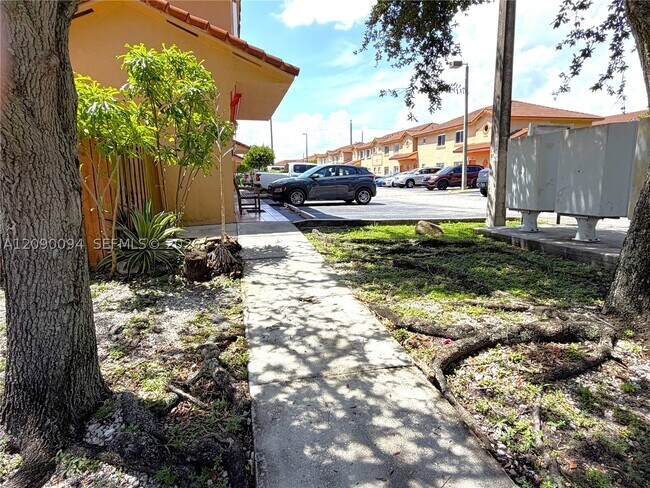 Building Photo - 17302 NW 74th Ave