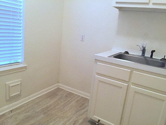 Building Photo - 17503 Sunny Trail Ln