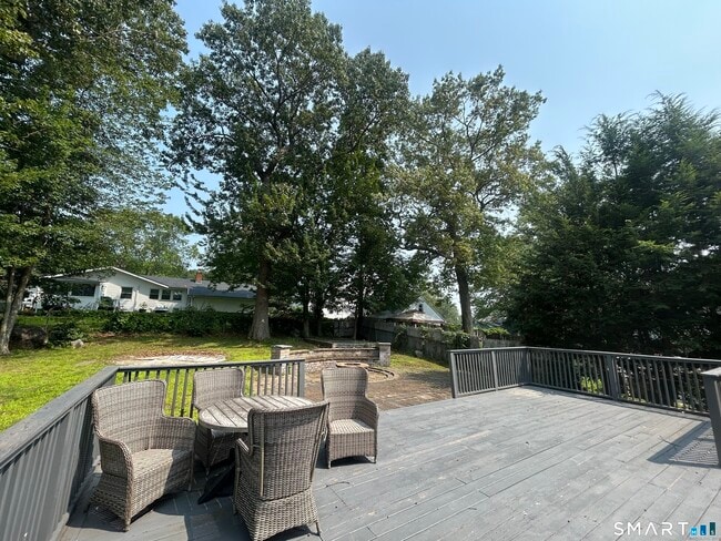 Building Photo - 14 Normandy Dr