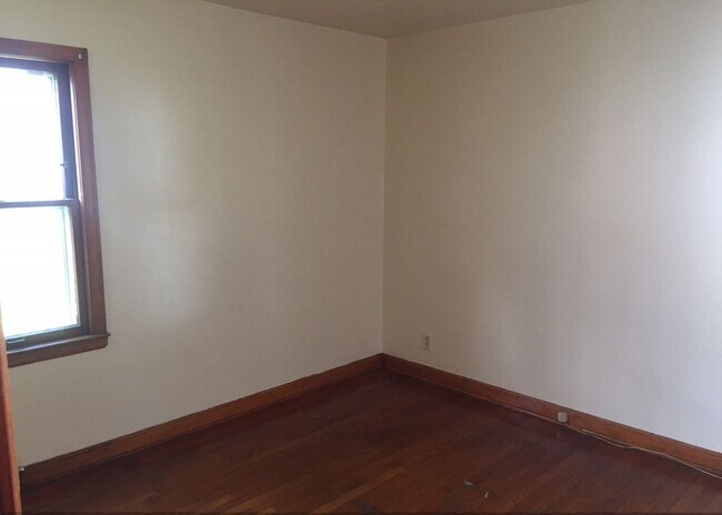 Building Photo - 5253 N 61st St