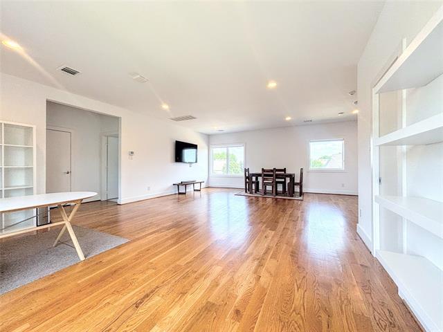Building Photo - 460 Hidden Valley Dr