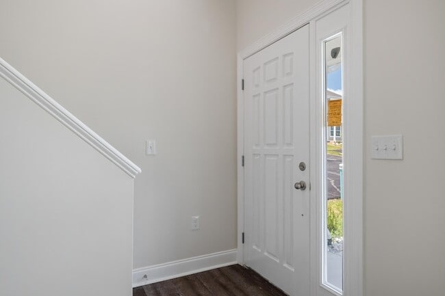 Building Photo - 455 Skylar Dr
