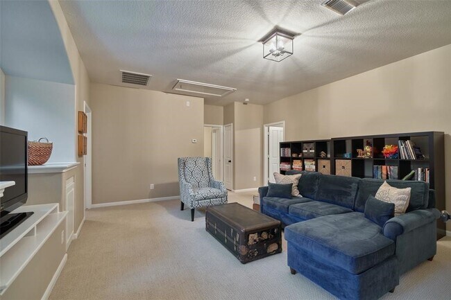 Building Photo - 43 S Longsford Cir