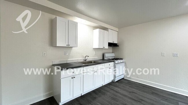 Building Photo - 11800 White Ave