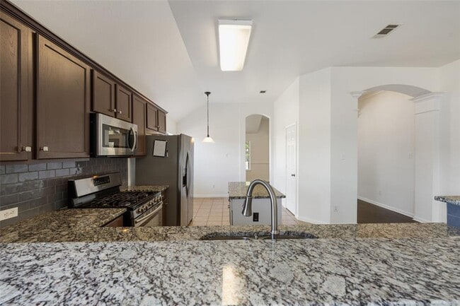 Building Photo - 3704 Pine Needle Cir