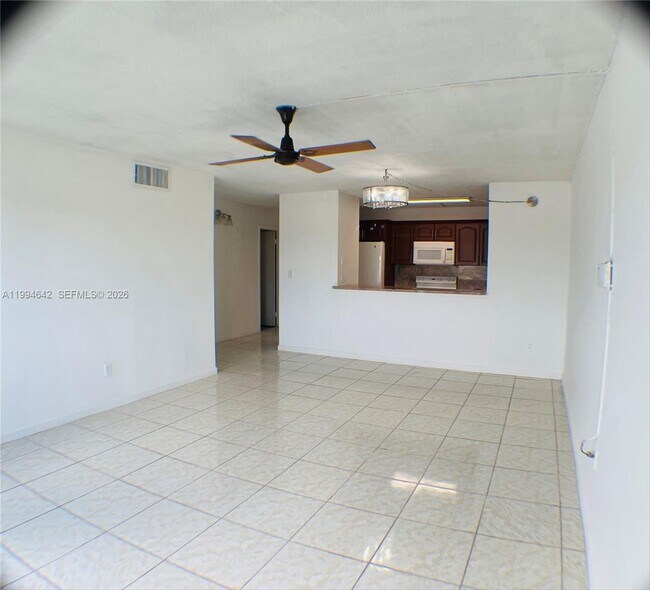 Building Photo - 14830 Naranja Lakes Blvd