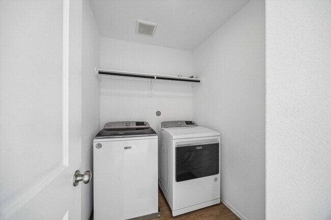 Building Photo - 22014 Birchwood River Trl